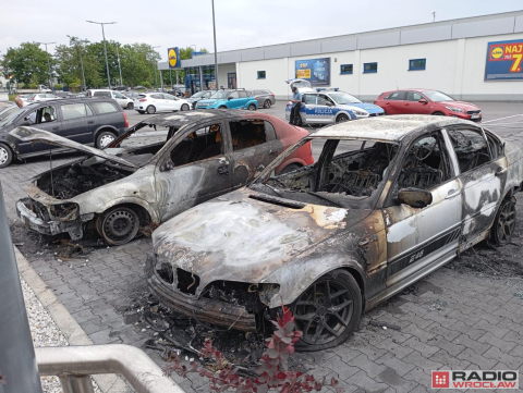 Akt zemsty? Policja wstępnie ustaliła, że pożar samochodów w Siechnicach to podpalenie - 5