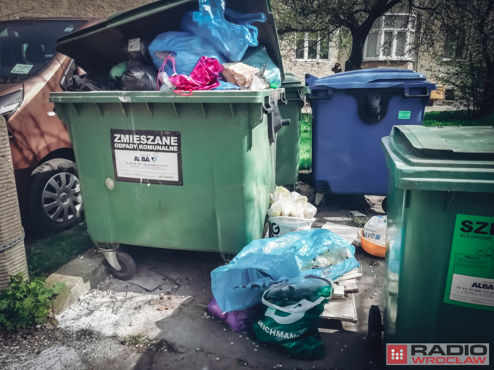 Legniczan czekają podwyżki albo śmieci przed domem, których nikt nie odbierze - zdjęcie ilustracyjne / fot. Radio Wrocław