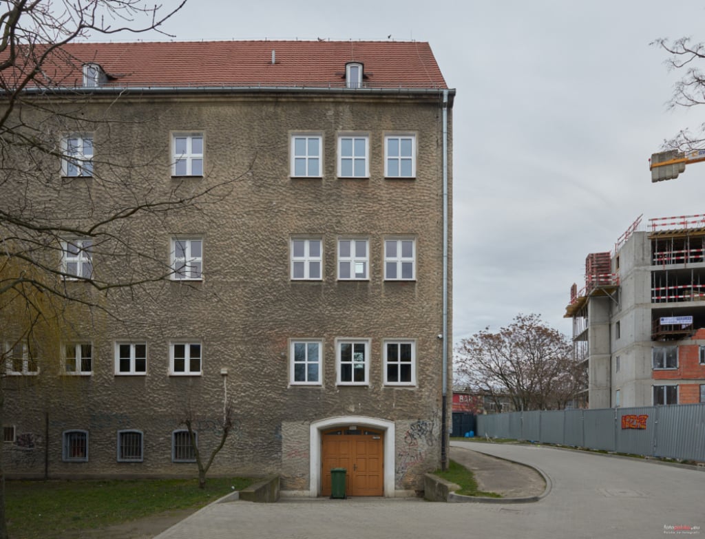 Szkoła przy Nyskiej zostanie rozbudowana - fot. Neo[EZN]/fotopolska.eu (CC BY-SA 4.0)