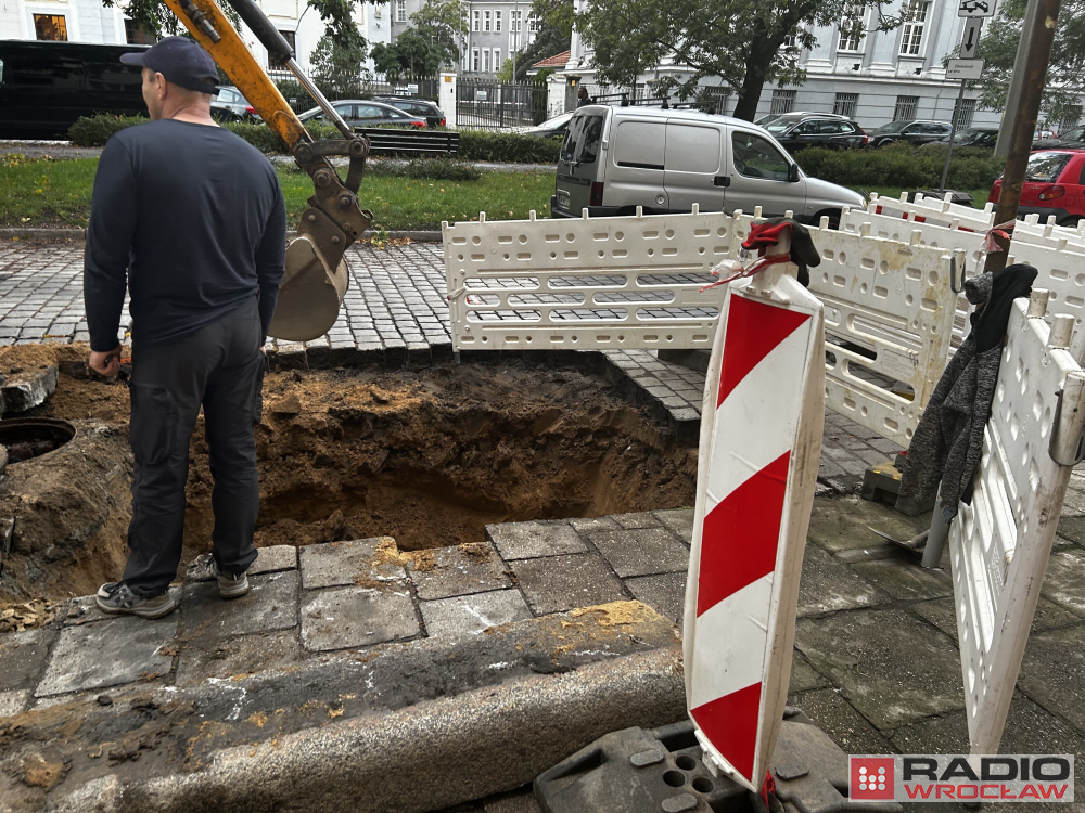 Zamknięcie ulicy Sudeckiej - zapadła się jezdnia - fot. Mateusz Łapot