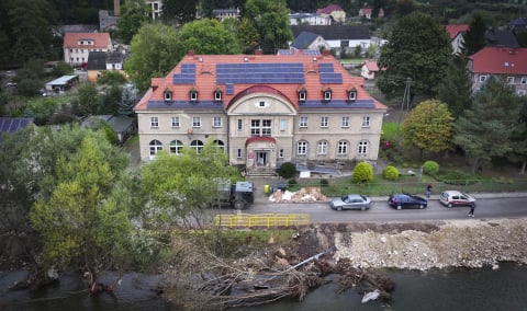 Przedszkole w Ołdrzychowicach Kłodzkich zdewastowane przez powódź. "Całymi wiadrami wynosimy wodę" - 12