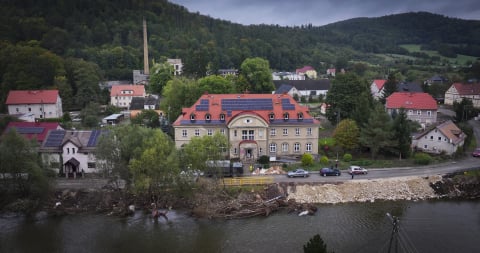 Przedszkole w Ołdrzychowicach Kłodzkich zdewastowane przez powódź. "Całymi wiadrami wynosimy wodę" - 16