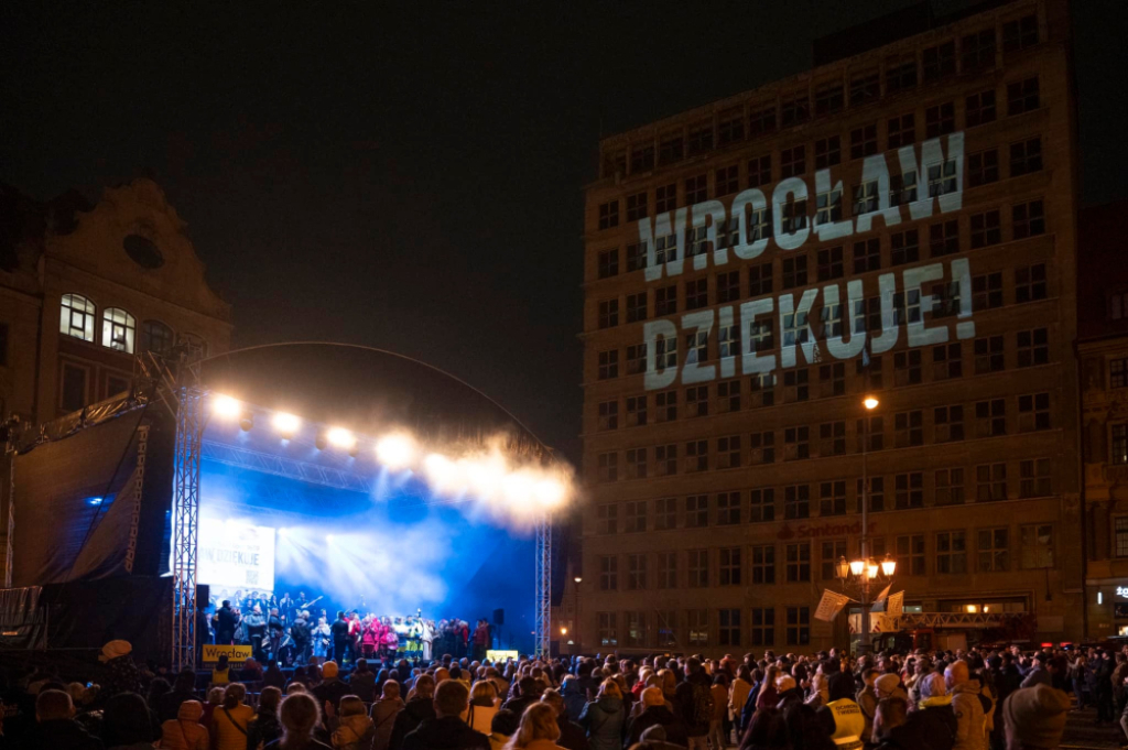 "Wrocław dziękuje" razem z 8-letnią solistką Matyldą - fot. Biuro Prasowe UM