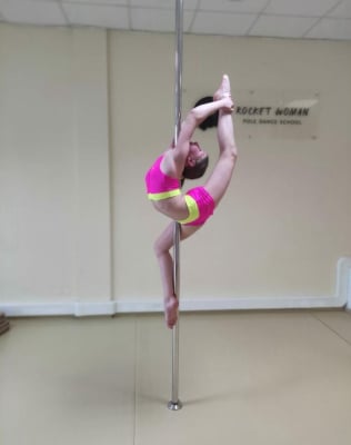 Aniela i Wiktoria z Wrocławia to mistrzynie Polski w pole dance. Powalczą o mistrzostwo świata w Szwecji - 1