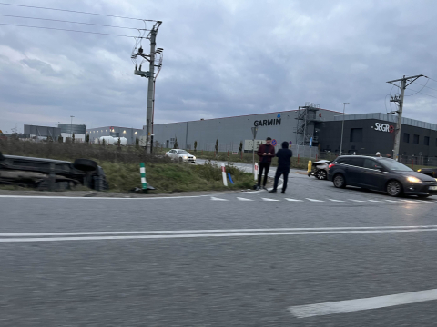 Wypadek tuż przy łącznicy autostradowej w stronę Pietrzykowic - 1