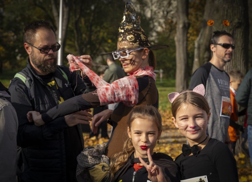 Policja radzi: Zadbaj o bezpieczeństwo dzieci w trakcie Halloween - fot. RW