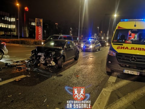 Poważna kolizja na ul. Strzegomskiej we Wrocławiu - 0