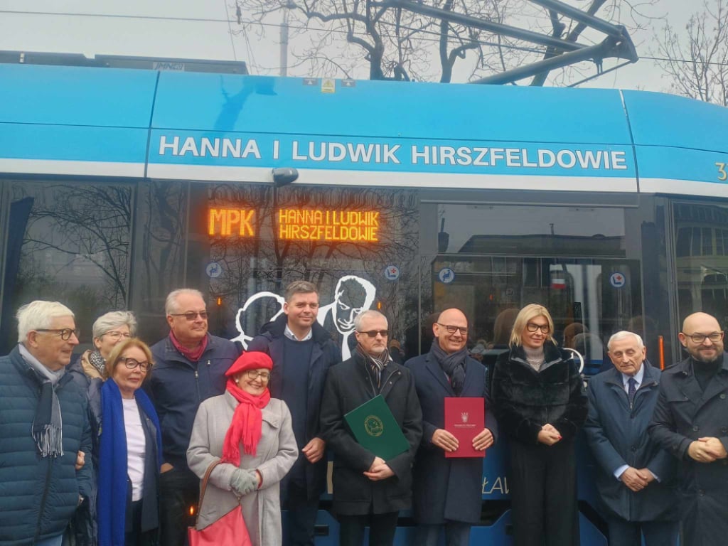 Hanna i Ludwik Hirszfeldowie zostali patronami wrocławskiego tramwaju - Na ulice Wrocławia wyjechał tramwaj, którego patronami są Hanna i Ludwik Hirszfeldowie. Fot. Mirosława Kuczkowska