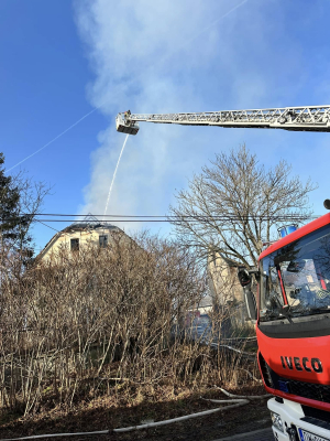 Tak wyglądała akcja antyterrorystów i policyjnego negocjatora w Skale [ZDJĘCIA, WIDEO] - 4