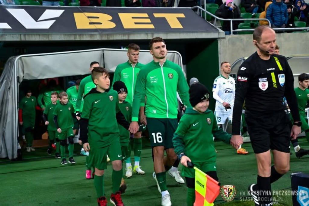 Piłkarze Śląska wracają do treningów - Śląsk musi odrabiać straty w Ekstraklasie. Fot. Krystyna Pączkowska/slaskwroclaw.pl