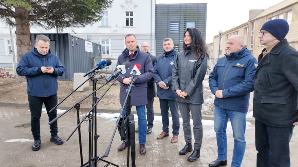 Co odbudują na terenach dotkniętych powodzią? Piotr Borys na Dolnym Śląsku - Wiceminister sportu i turystyki Paweł Borys w Stroniu Śląskim. Fot. Jarosław Wrona