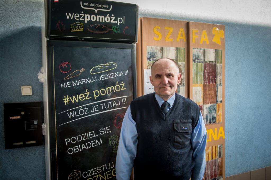 Każdego dnia pomagają kilkuset osobom. Fundacji "Weź Pomóż" nie stać jednak na opłacenie czynszu - Wrocławska Fundacja Weź Pomóż potrzebuje wsparcia, aby …móc dalej pomagać. Na zdjęciu założyciel fundacji, Jan Piontek. Fot: Radio Wrocław