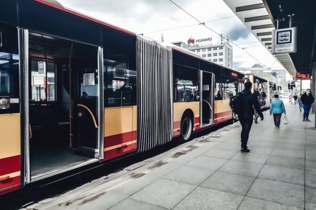 Prawie 60 milionów złotych na realizację połączeń autobusowych na Dolnym Śląsku