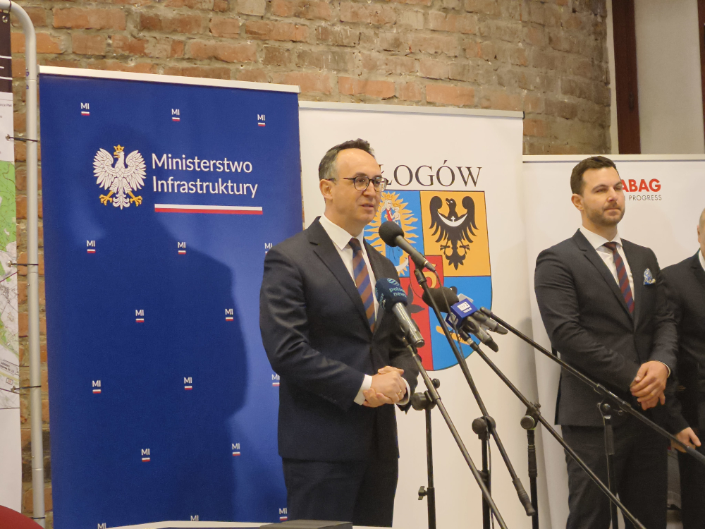 Obwodnica Głogowa coraz bliżej! Dziś podpisano ważną umowę. Koszt inwestycji to prawie 800 mln zł - Dariusz Klimczak, minister infrastruktury w Głogowie. Fot: Karolina Bieniek/ Radio Wrocław