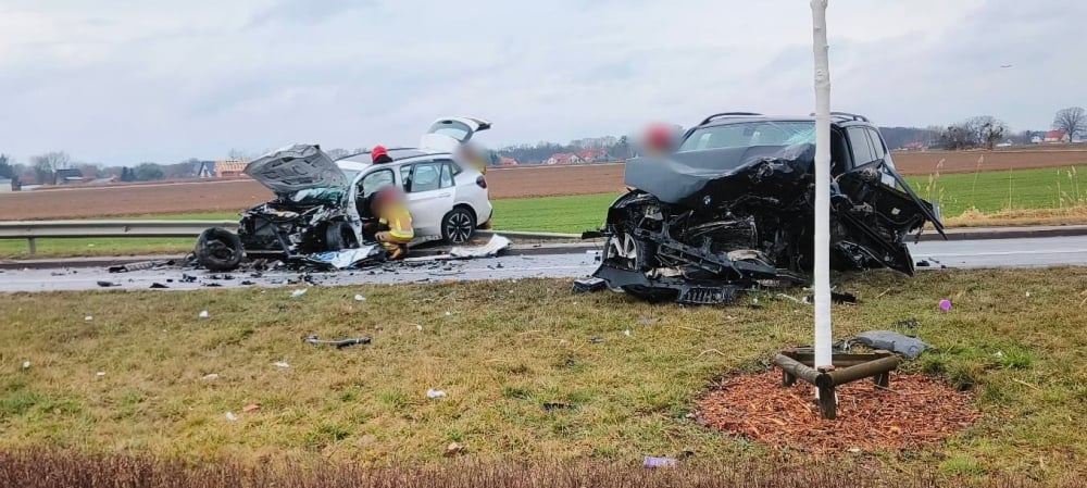 Poważny wypadek na obwodnicy Leśnicy, dwie osoby poszkodowane. W akcji Lotnicze Pogotowie Ratunkowe - Wypadek na obwodnicy Leśnicy. Fot: Michał Misiek