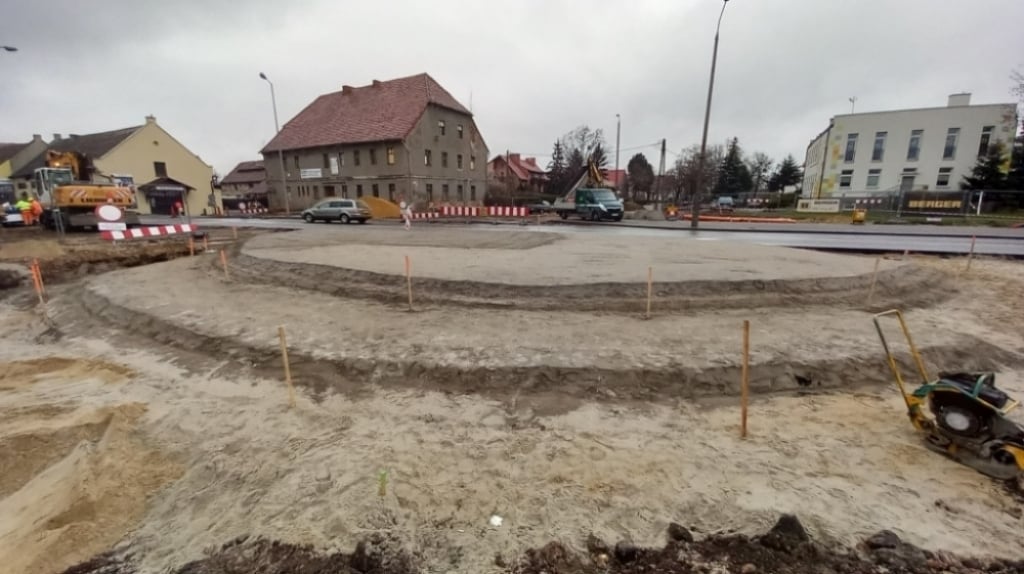 Zamknięte skrzyżowanie w Oławie. Zobacz jak możesz ominąć remont - fot. PZD w Oławie