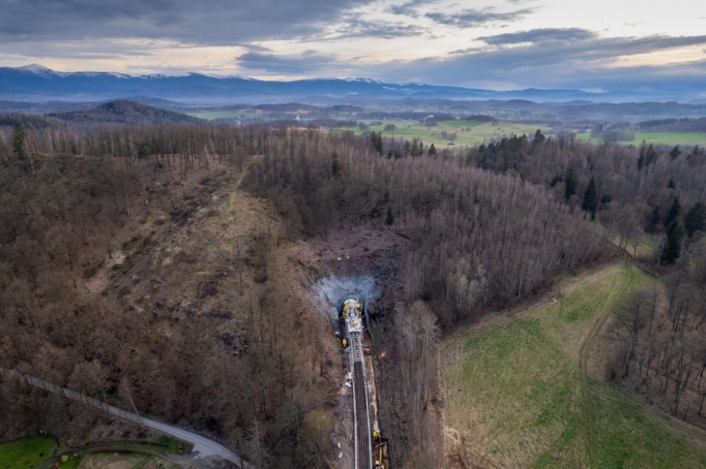Tunel kolejowy w Trzcińsku już otwarty! - fot. wykonawca PORR