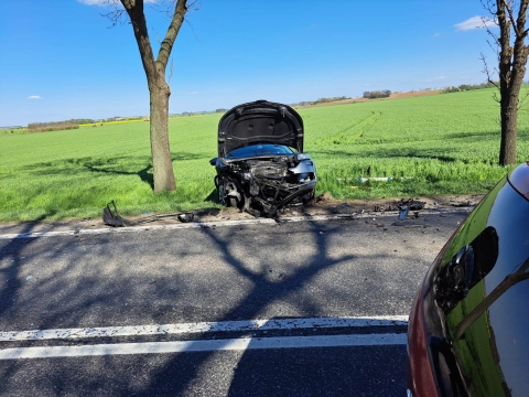 Czołowe zderzenie na DK 8. Trzy osoby ranne, lądował śmigłowiec LPR - 1