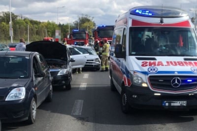 Karambol sześciu samochodów na ul. Kosomautów we Wrocławiu