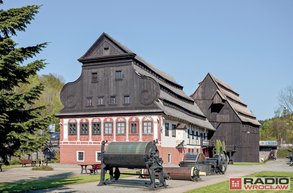 Muzeum Papiernictwa w Dusznikach Zdroju coraz bliżej Listy Światowego Dziedzictwa UNESCO - Fot: Muzeum Papiernictwa Duszniki Zdrój