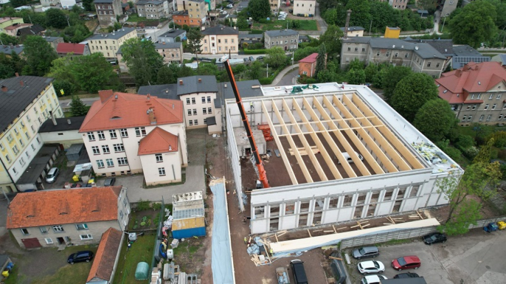 Rozbudowa w szkole w Mieroszowie. Będzie nowoczesna sala gimnastyczna - Fot: Tomasz Tracewski
