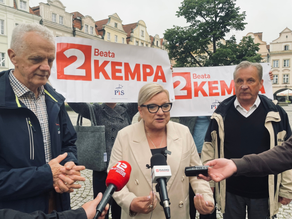 Beata Kempa w Jeleniej Górze: To będą bardzo ważne wybory - fot. Jakub Thauer