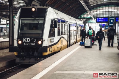 Wracają bezpośrednie połączenia kolejowe z Wrocławia do Jeleniej Góry i Szklarskiej Poręby
