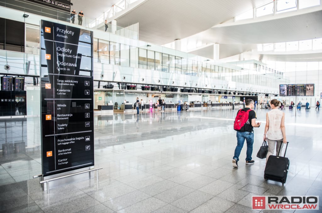 Pół roku i niemal 2 miliony pasażerów na wrocławskim lotnisku - fot. RW