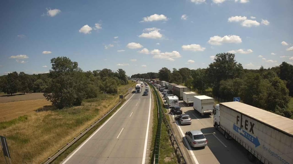 Utrudnienia w kierunku Katowic. Awaria ciężarówki na A4  - fot. kamery GDDKiA