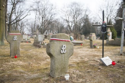 Ekshumacje na Cmentarzu Osobowickim. Działacze podziemia niepodległościowego zostaną uroczyście pochowani