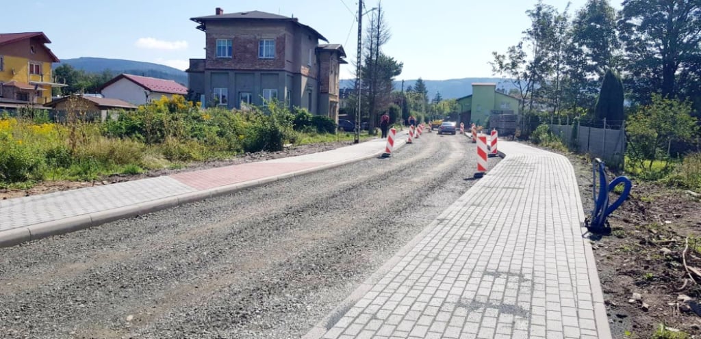 Kowary inwestują w drogi. Także dwie szkoły idą do remontu - fot. UM Kowary