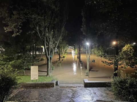 Dramatyczna walka na Ziemi Kłodzkiej. Woda w Kłodzku nie nadaje się do spożycia - 9