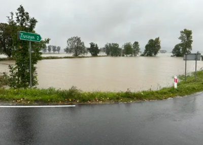 Dzierżoniów: "Sytuacja zmienia się na gorsze, są ewakuowani"