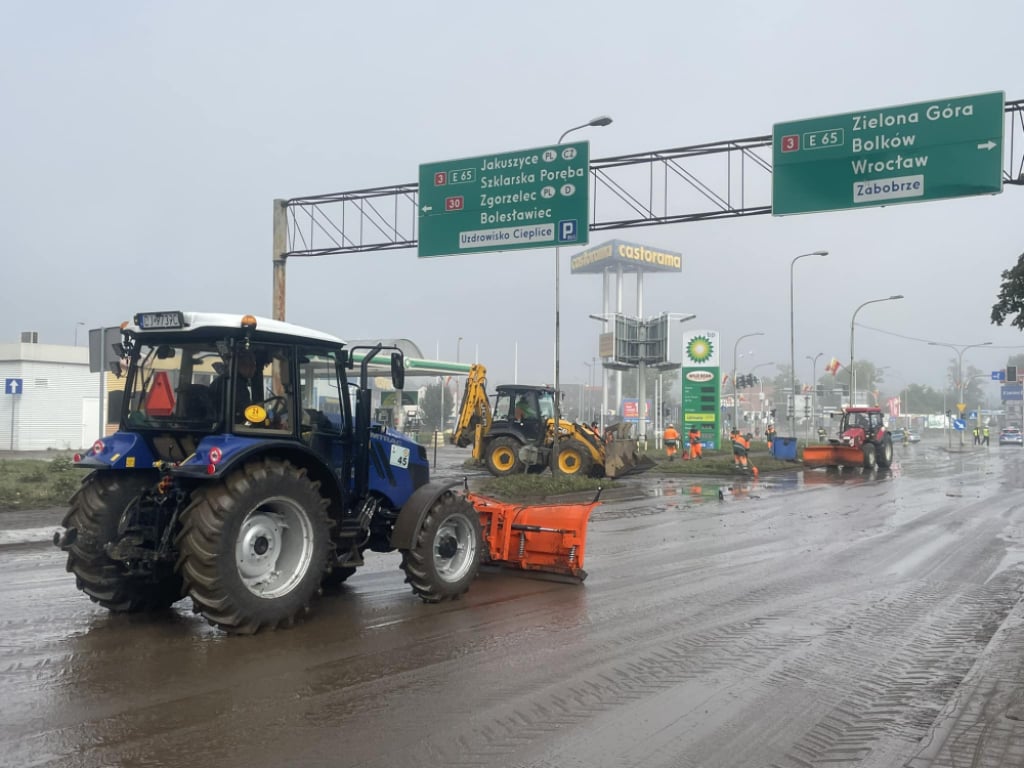 Jelenia Góra. Woda opadła, rusza sprzątanie - fot. Miasto Jelenia Góra