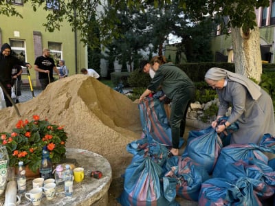 Trwa społeczne zabezpieczanie budynków na Ostrowie Tumskim we Wrocławiu