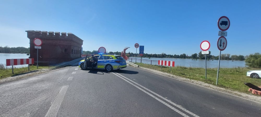 Zamknięcie Mostu w Ścinawie z powodu sytuacji powodziowej - fot. GDDKiA Wrocław