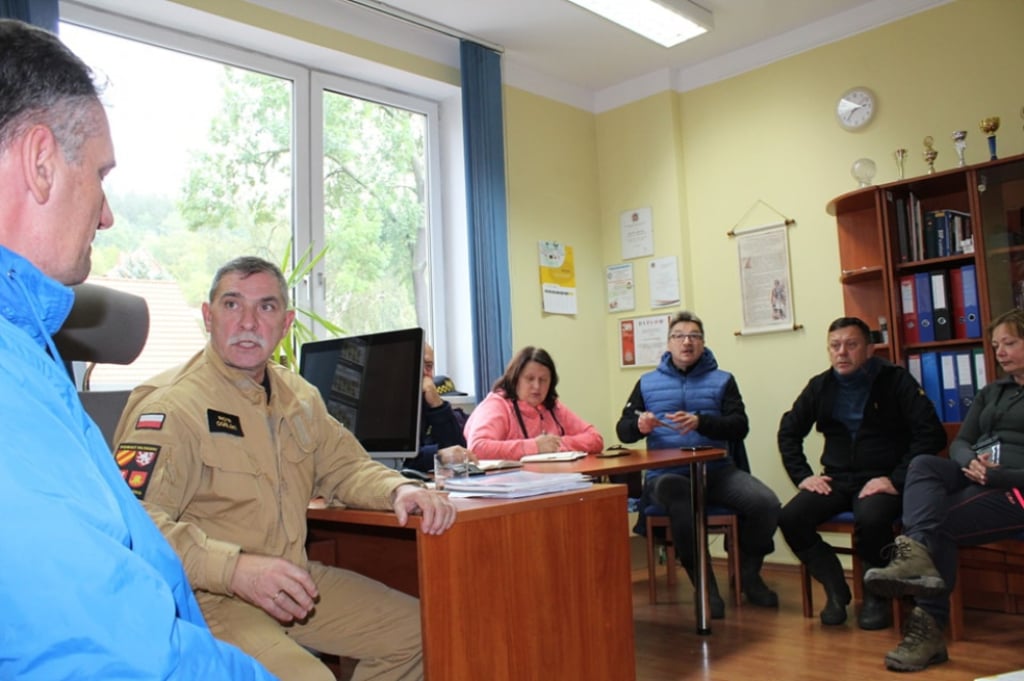 Nowa Ruda nie doczekała się pomocy Wód Polskich - "robimy to sami"  - fot. Urząd Miejski w Nowej Rudzie/ zdj. poglądowe