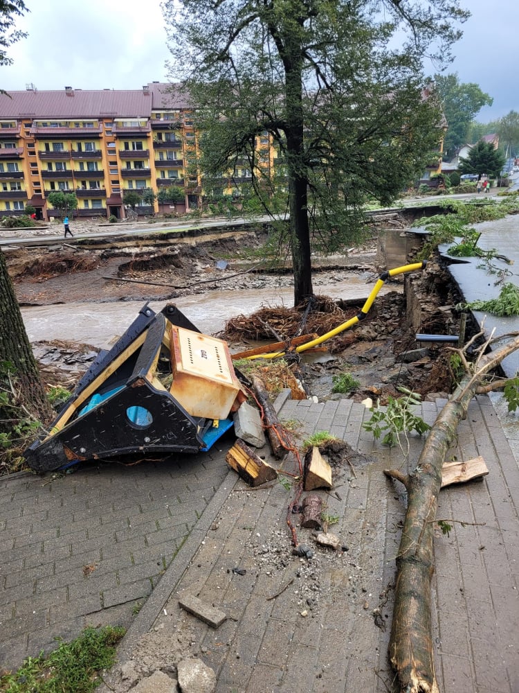 Drogowe straty na Dolnym Śląsku po powodzi - fot. RW