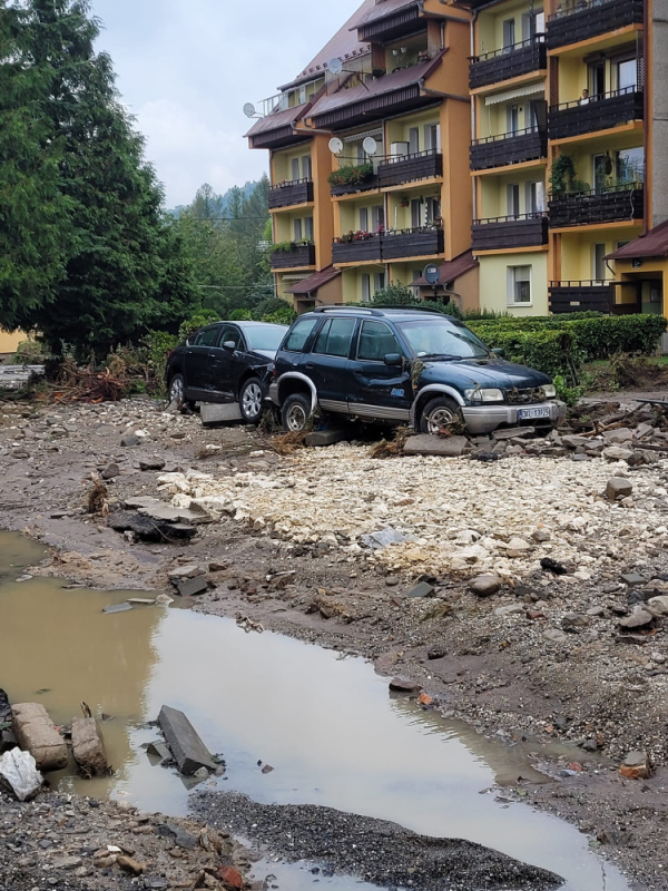 Drogi w opłakanym stanie: Powiat karkonoski oddaje problem gminom - fot. RW/ zdjęcie poglądowe