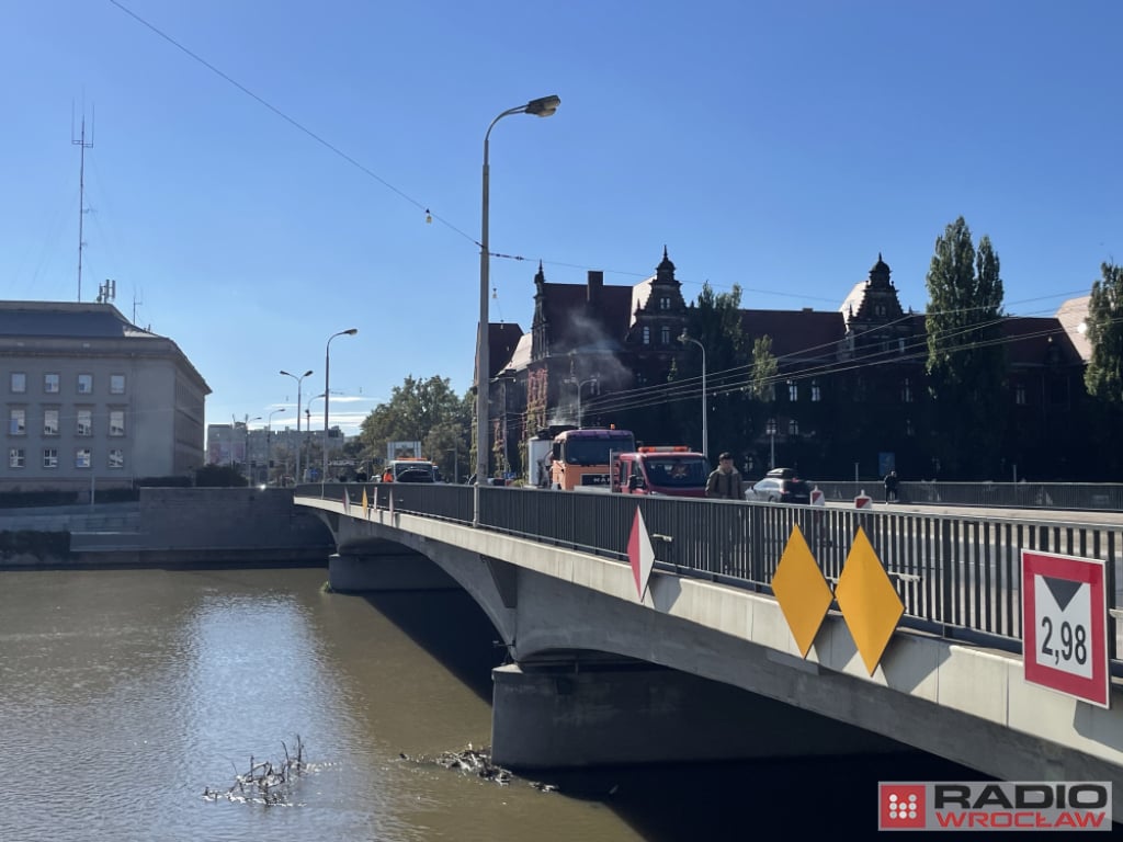 Trwa naprawa dylatacji ma moście Pokoju