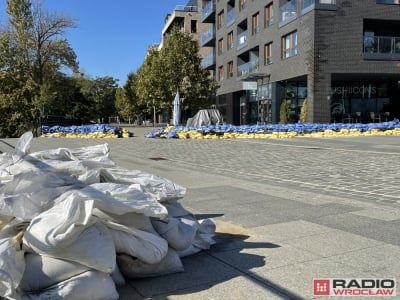 Popowodziowe worki z piaskiem znikną z ulic Wrocławia. Kiedy?