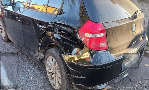 Dolny Śląsk: Autobus przewożący dzieci uderzył w budynek - 3