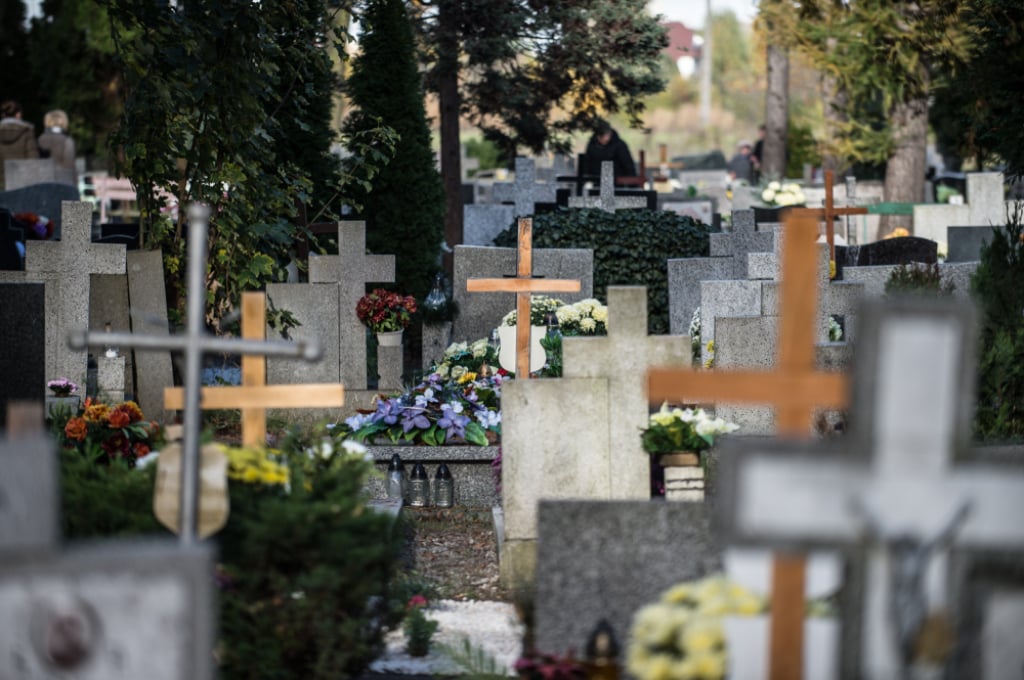 Nowy cennik. Wzrosły opłaty na cmentarzach komunalnych we Wrocławiu  - fot. archiwum radiowroclaw.pl