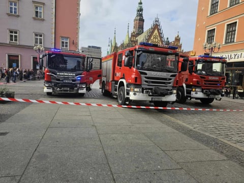 Pożar na Rynku we Wrocławiu. Zapaliła się butla do ogrzewania ogródka - 1