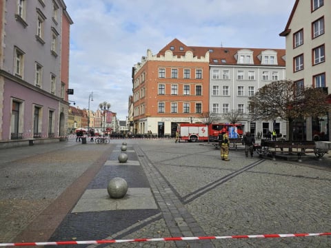 Pożar na Rynku we Wrocławiu. Zapaliła się butla do ogrzewania ogródka - 2