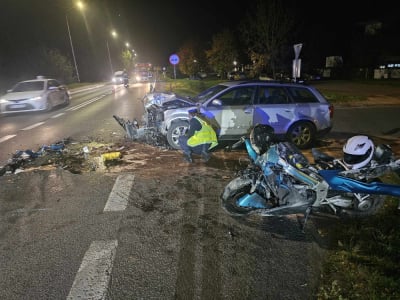 Groźny wypadek w Radwanicach. Motocyklista w ciężkim stanie