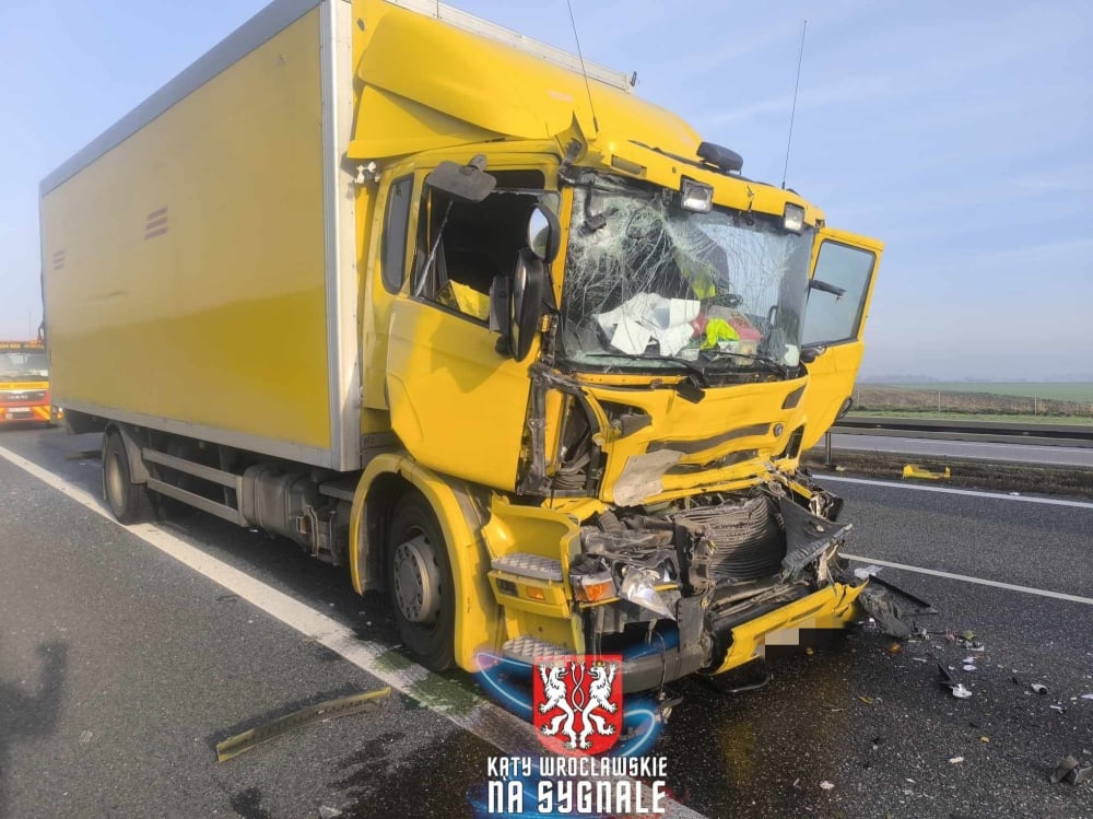 Dwie ciężarówki zderzyły się na autostradzie A4 w okolicach Wrocławia [AKTUALIZACJA] - fot. Paweł Bielawski