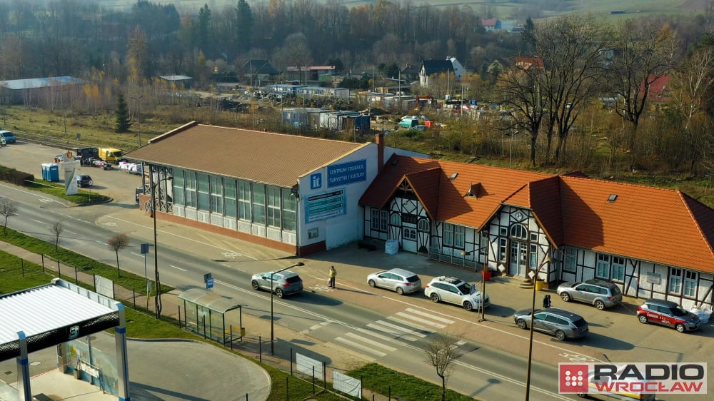 Stronie Śląskie wraca do normalności po powodzi. Centrum Edukacji, Turystyki i Kultury wznawia działalność - Centrum Edukacji, Turystyki i Kultury w Stroniu Śląskim wznawia swoją statutową działalność. Fot. Jarosław Wrona