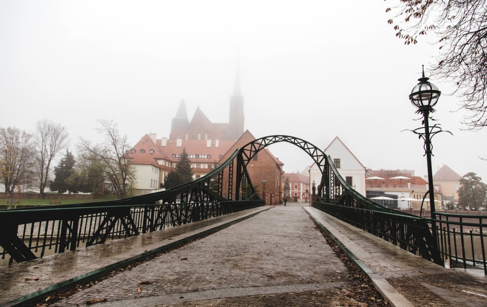 Noc i poranek z gęstą mgłą. Ostrzeżenie dla 15 powiatów na Dolnym Śląsku - Ostrzeżenie o gęstej mgle obowiązuje do poniedziałku do 10:00. Fot.  Patrycja Dzwonkowska