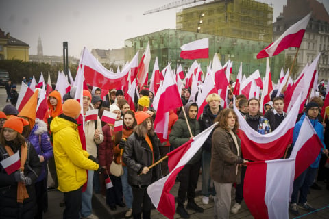 Radosna Parada Niepodległości przeszła ulicami Wrocławia. Zobaczcie zdjęcia! - 14